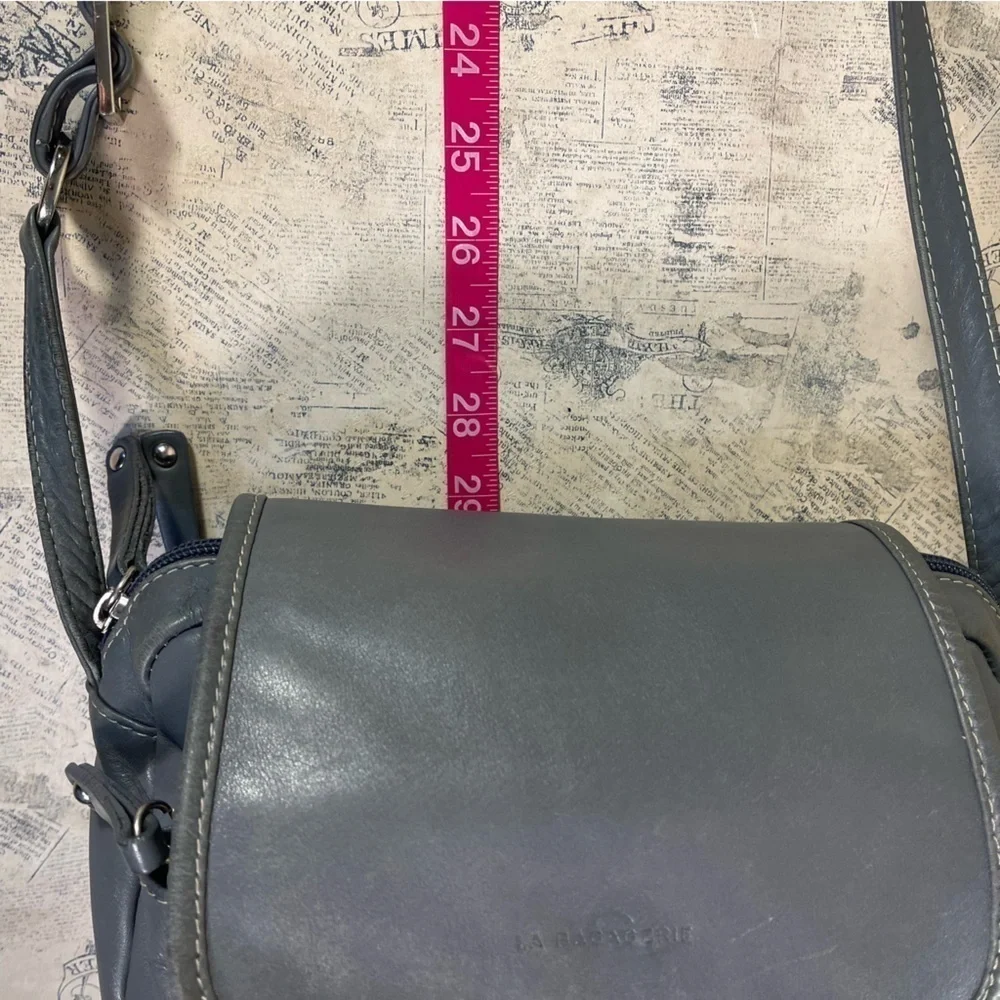 La Bagagerie Gray Leather Crossbody Bag Multi Pocket Organizer Messenger Purse